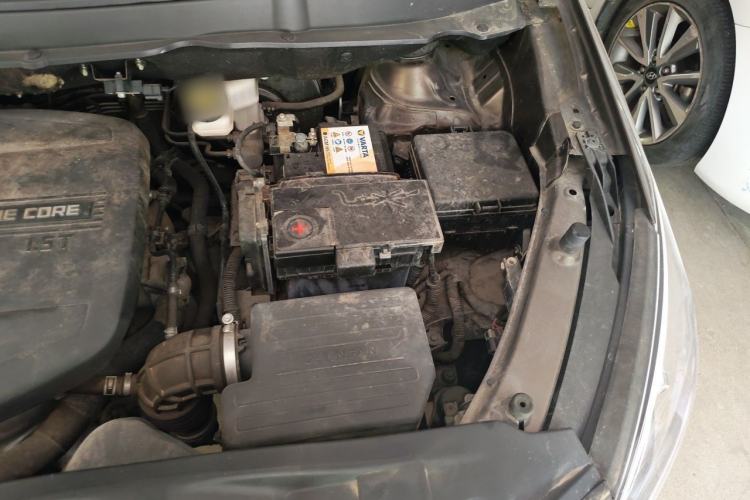 Used CHANGAN OSHAN A800 2017 1.5T Manual Elite Version Engine Bay Left