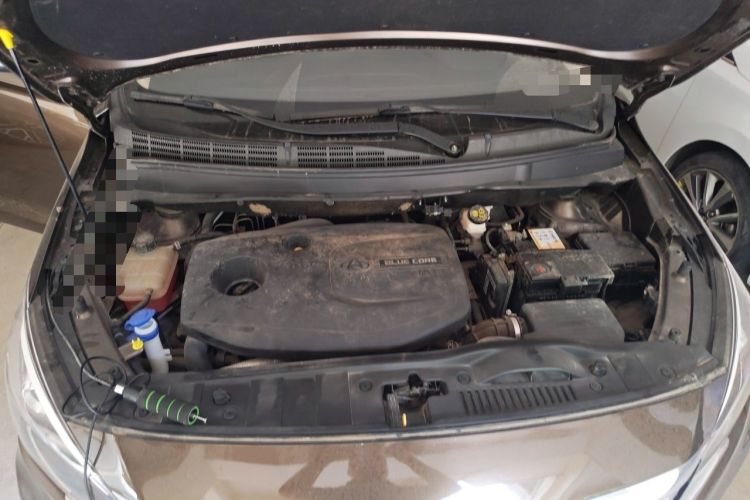 Used CHANGAN OSHAN A800 2017 1.5T Manual Elite Version Engine Bay