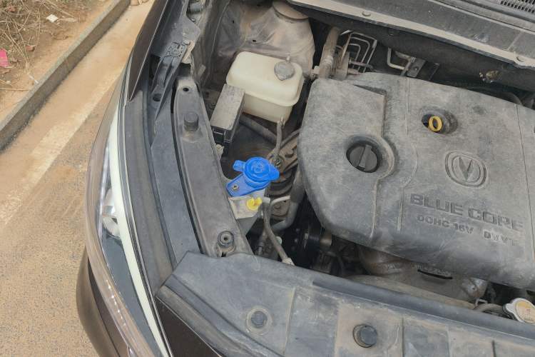 Used CHANGAN OSHAN A800 2017 1.6L Manual Luxury Model Engine Bay Right