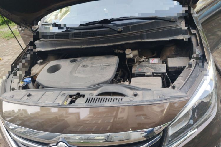Used CHANGAN OSHAN A800 2017 1.5T Manual Luxury Model Engine Bay