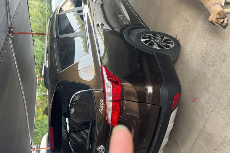 Used CHANGAN OSHAN A800 2017 1.6L Manual Luxury Model Exterior 4
