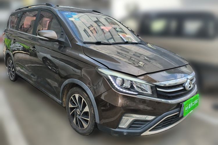 Used CHANGAN OSHAN A800 2017 1.6L Manual Luxury Model Front Right 45 Deg