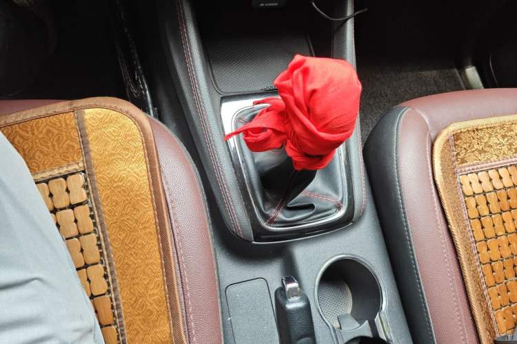 Used CHANGAN OSHAN A800 2017 1.5T Manual Luxury Model Gear Lever