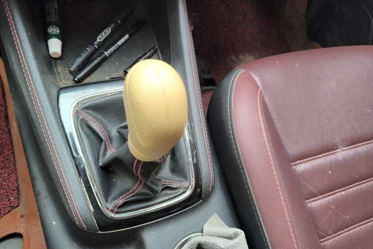 Used CHANGAN OSHAN A800 2017 1.6L Manual Luxury Model Gear Lever