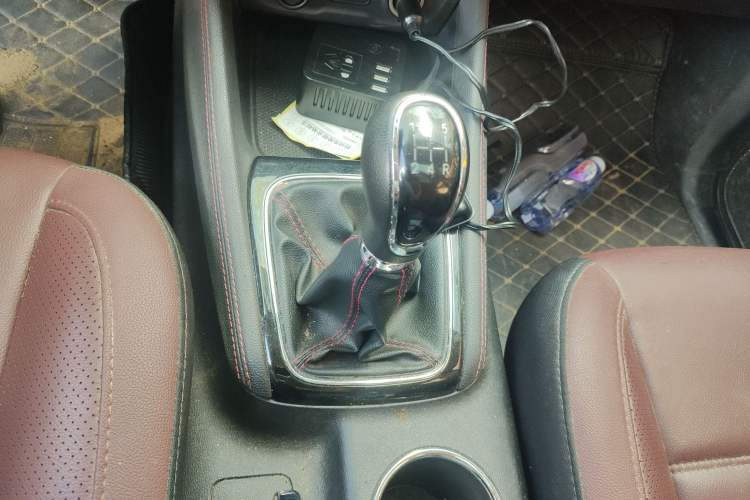 Used CHANGAN OSHAN A800 2017 1.6L Manual Luxury Model Gear Lever