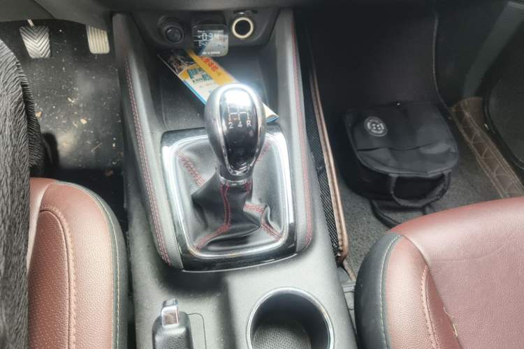 Used CHANGAN OSHAN A800 2017 1.6L Manual Luxury Model Gear Lever