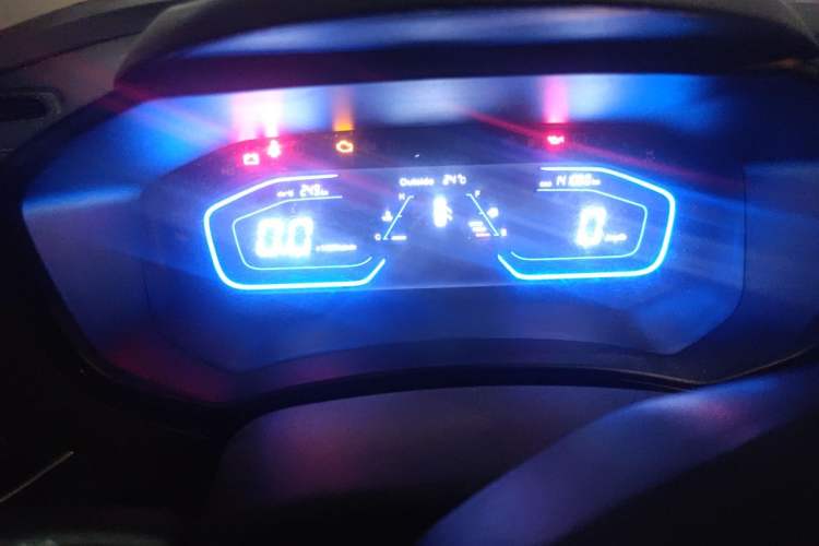 Used CHANGAN OSHAN A800 2017 1.6L Manual Luxury Model Instrument Cluster