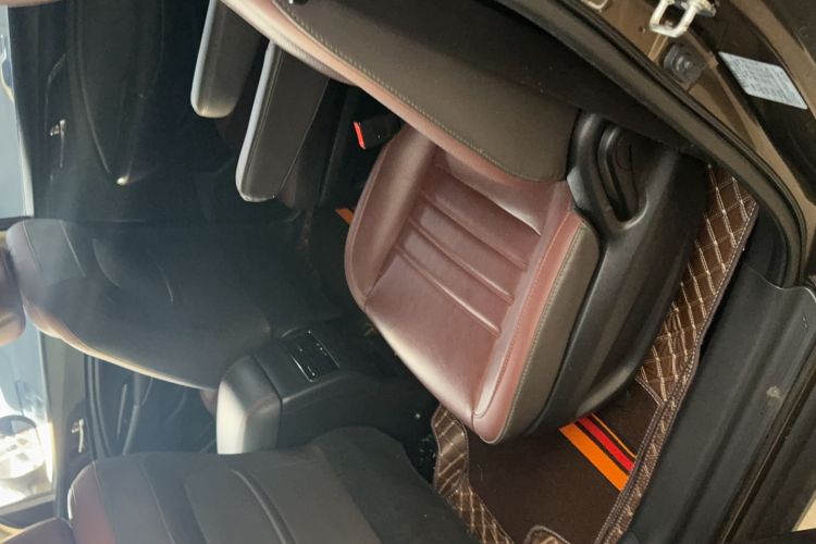Used CHANGAN OSHAN A800 2017 1.6L Manual Luxury Model Interior 3