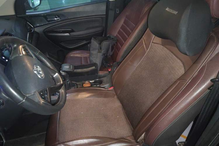 Used CHANGAN OSHAN A800 2017 1.6L Manual Luxury Model Left Front Seat