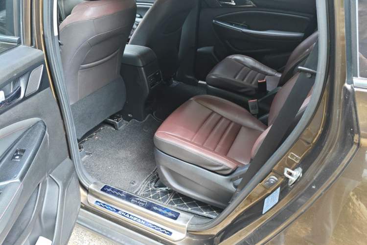 Used CHANGAN OSHAN A800 2017 1.5T Manual Luxury Model Left Rear Seat