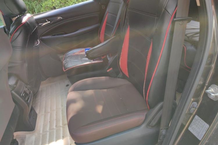 Used CHANGAN OSHAN A800 2017 1.5T Automatic Comfort Model Left Rear Seat