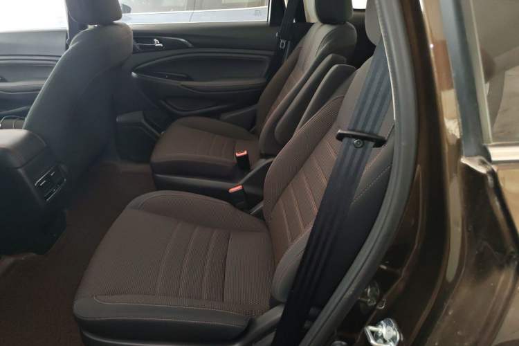 Used CHANGAN OSHAN A800 2017 1.5T Manual Elite Version Left Rear Seat