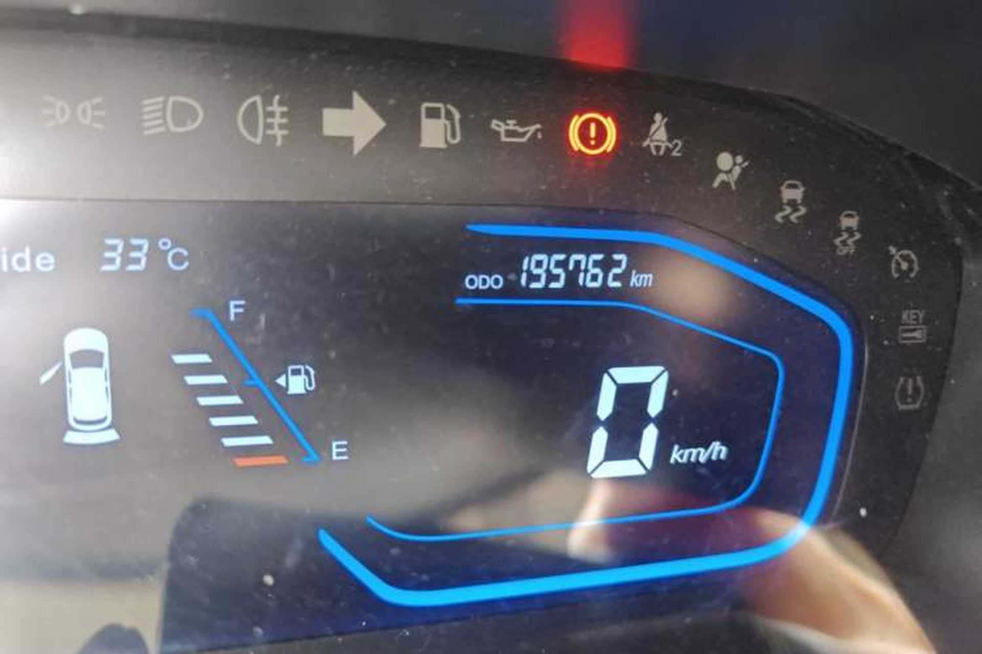 Used CHANGAN OSHAN A800 2017 1.6L Manual Luxury Model Odometer Close Up