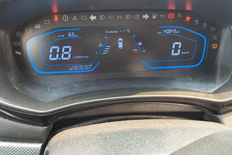 Used CHANGAN OSHAN A800 2017 1.6L Manual Luxury Model Odometer Close Up