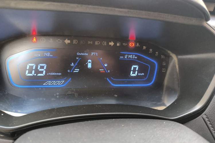 Used CHANGAN OSHAN A800 2017 1.6L Manual Luxury Model Odometer Close Up