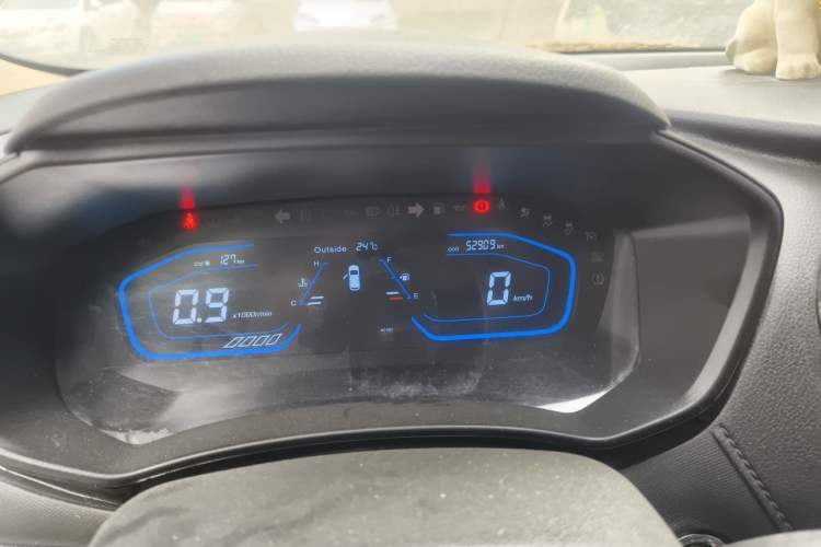 Used CHANGAN OSHAN A800 2017 1.6L Manual Luxury Model Odometer Close Up