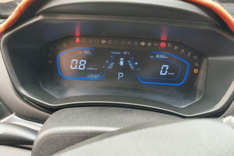 Used CHANGAN OSHAN A800 2017 1.5T Automatic Luxury Model Odometer Close Up
