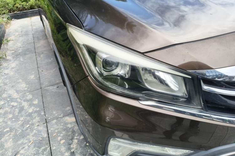 Used CHANGAN OSHAN A800 2017 1.5T Automatic Luxury Model Right Front Headlight