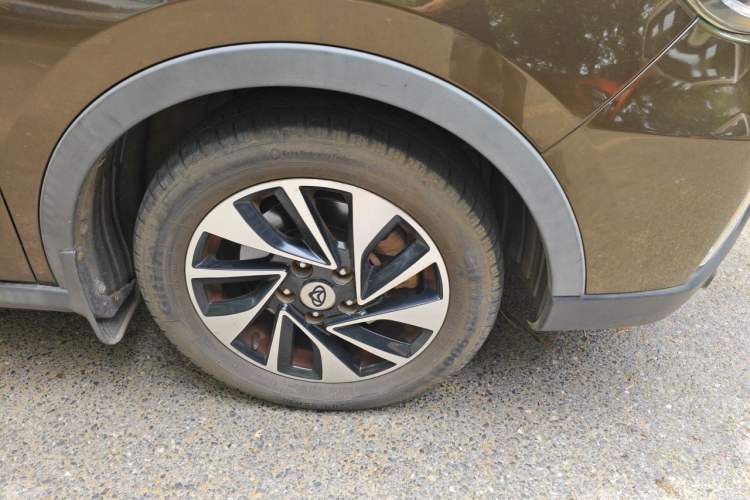 Used CHANGAN OSHAN A800 2017 1.5T Manual Luxury Model Right Front Wheel Hub