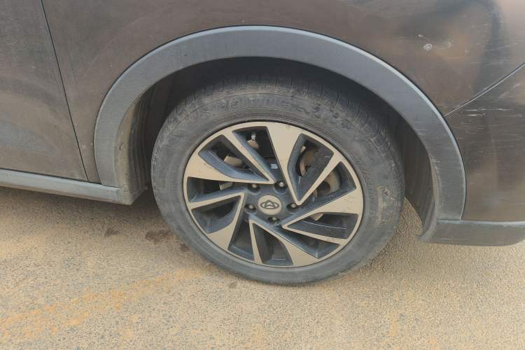 Used CHANGAN OSHAN A800 2017 1.6L Manual Luxury Model Right Front Wheel Hub