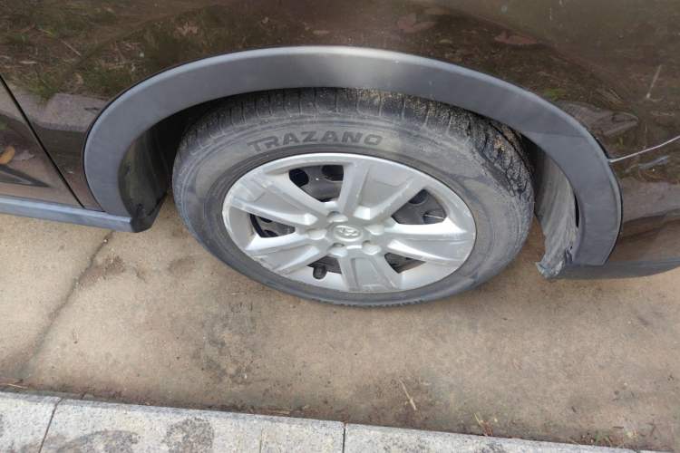 Used CHANGAN OSHAN A800 2017 1.5T Automatic Comfort Model Right Front Wheel Hub