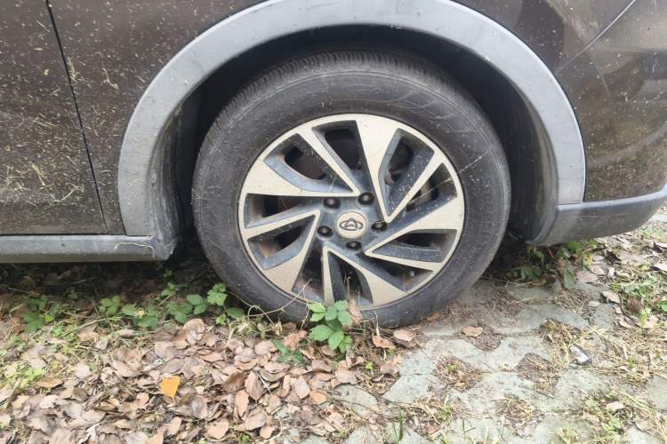 Used CHANGAN OSHAN A800 2017 1.6L Manual Luxury Model Right Front Wheel Hub