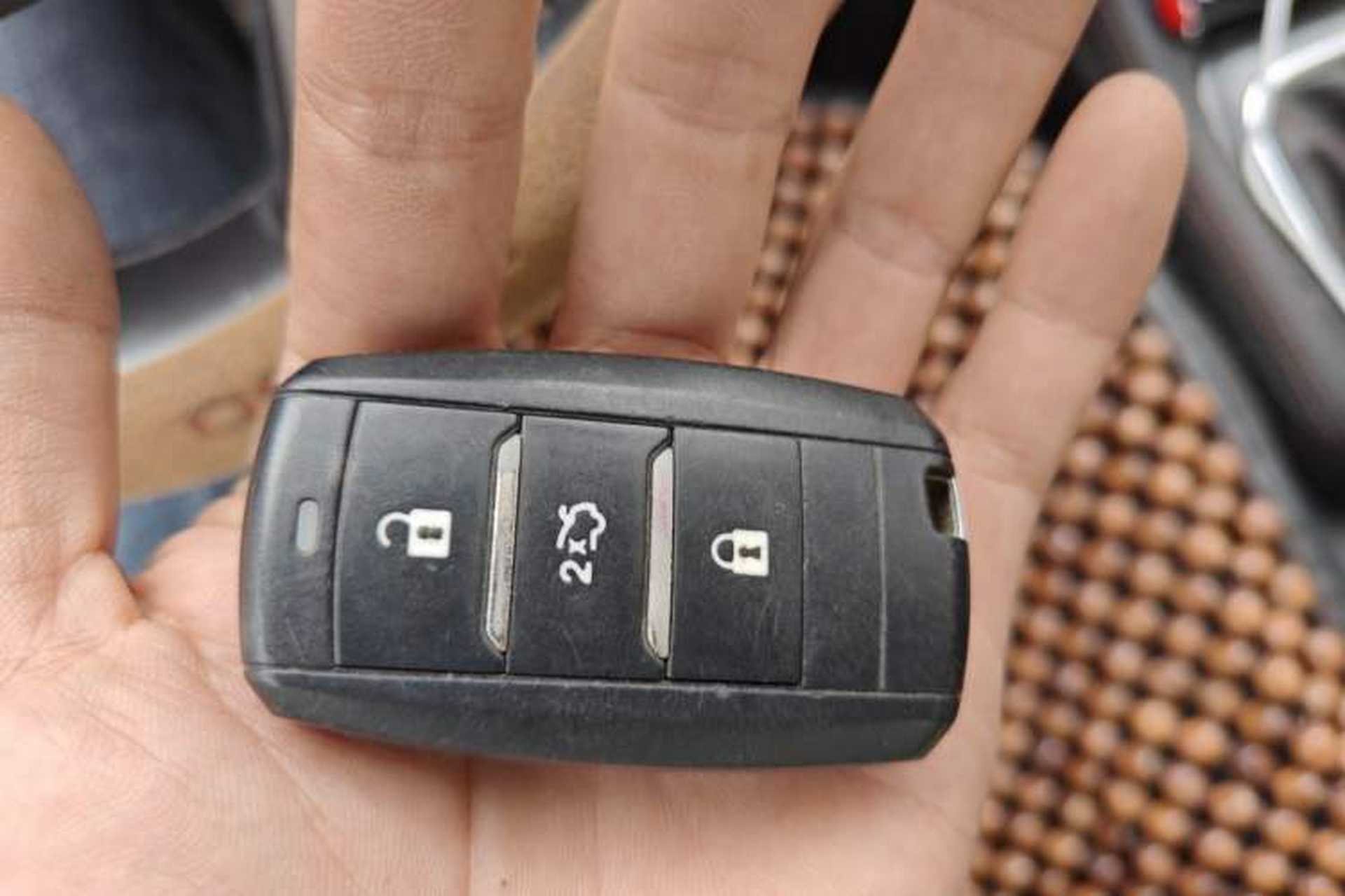 Used CHANGAN OSHAN A800 2017 1.6L Manual Luxury Model Vehicle Key