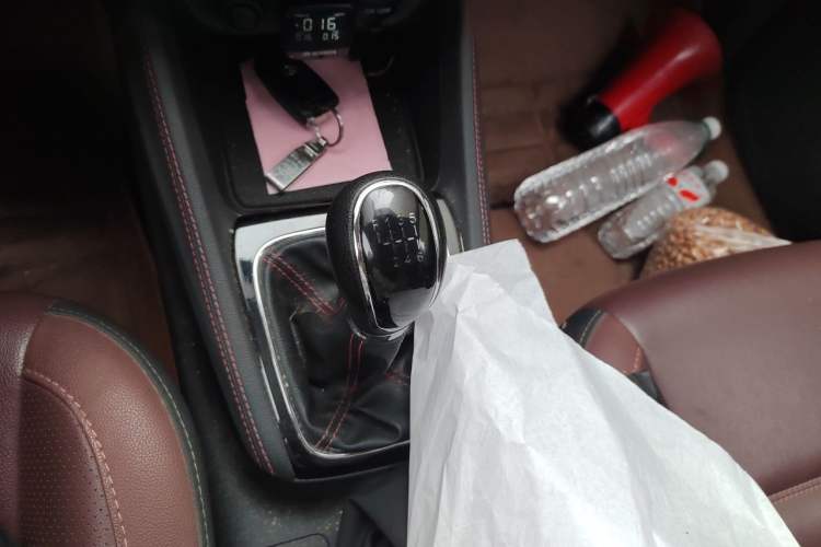 Used CHANGAN OSHAN A800 2017 1.5T Manual Luxury Model Gear Lever
