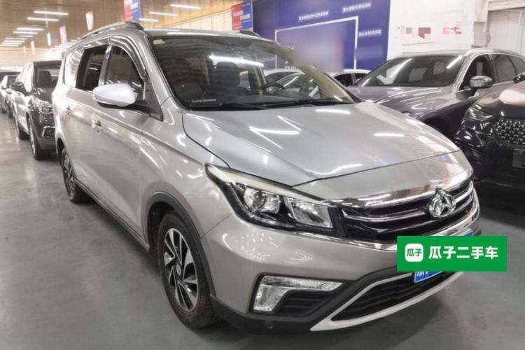Used CHANGAN OSHAN A800 2017 1.6L Manual Luxury Model Front Right 45 Deg