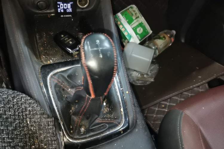 Used CHANGAN OSHAN A800 2017 1.6L Manual Luxury Model Gear Lever