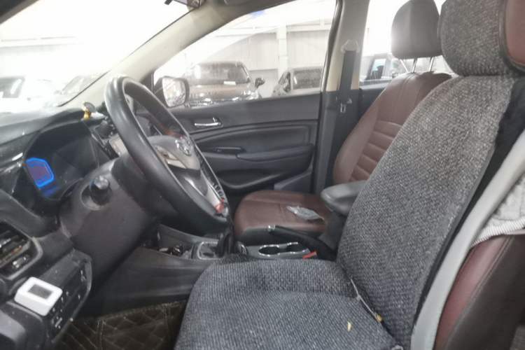 Used CHANGAN OSHAN A800 2017 1.6L Manual Luxury Model Left Front Seat