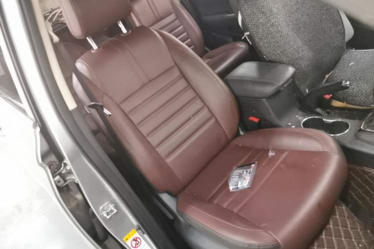 Used CHANGAN OSHAN A800 2017 1.6L Manual Luxury Model Right Front Seat