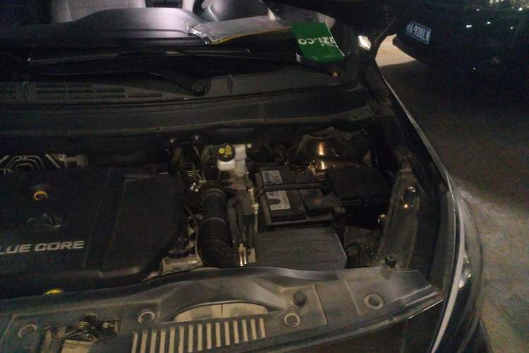 Used CHANGAN OSHAN A800 2017 1.6L Manual Comfort Model Engine Bay Left