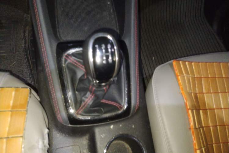 Used CHANGAN OSHAN A800 2017 1.6L Manual Comfort Model Gear Lever