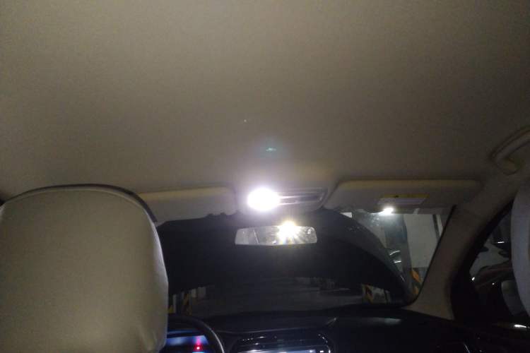 Used CHANGAN OSHAN A800 2017 1.6L Manual Comfort Model Headliner