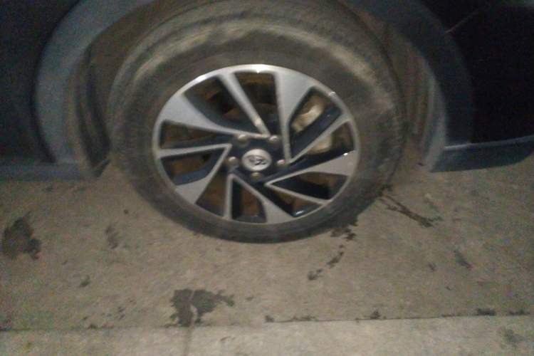 Used CHANGAN OSHAN A800 2017 1.6L Manual Comfort Model Right Front Wheel Hub