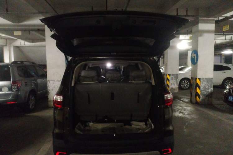 Used CHANGAN OSHAN A800 2017 1.6L Manual Comfort Model Trunk