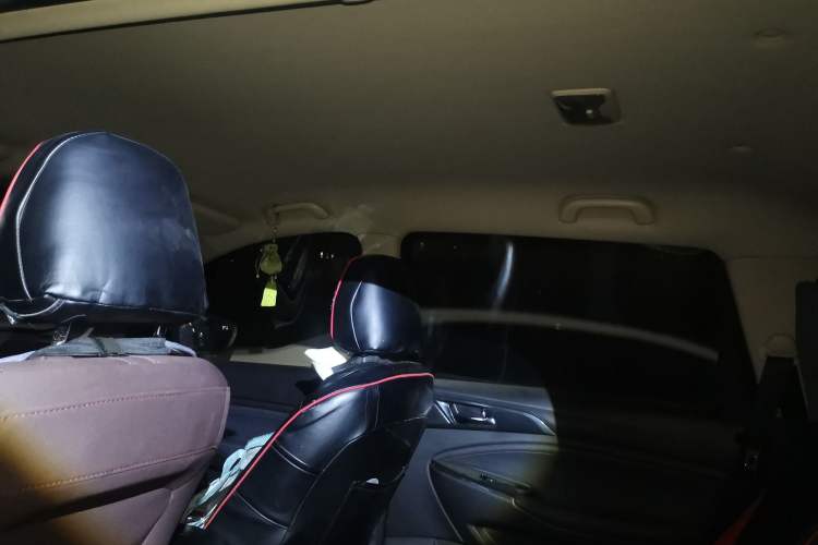 Used CHANGAN OSHAN A800 2017 1.5T Automatic Comfort Model Headliner