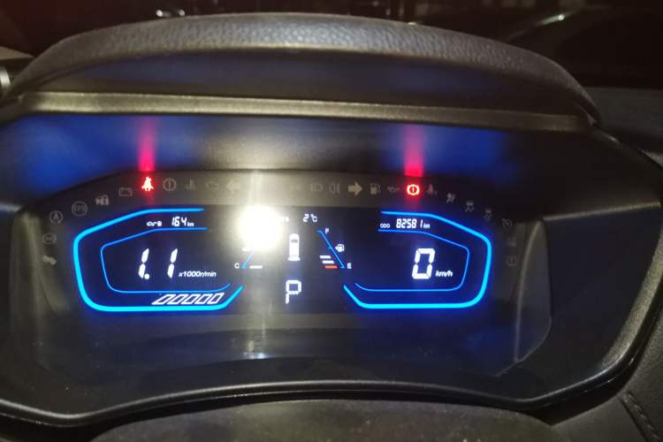 Used CHANGAN OSHAN A800 2017 1.5T Automatic Comfort Model Odometer Close Up