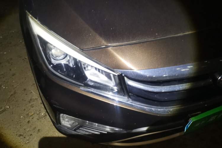 Used CHANGAN OSHAN A800 2017 1.5T Automatic Comfort Model Right Front Headlight