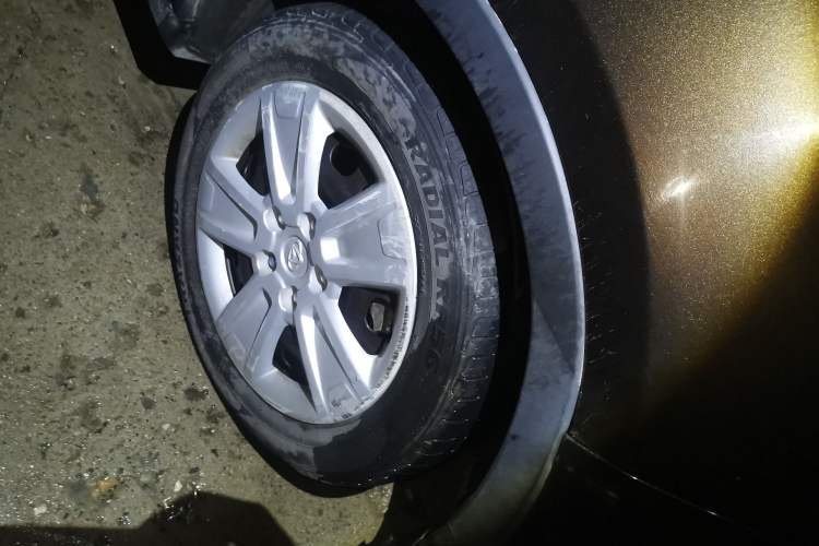 Used CHANGAN OSHAN A800 2017 1.5T Automatic Comfort Model Right Front Wheel Hub