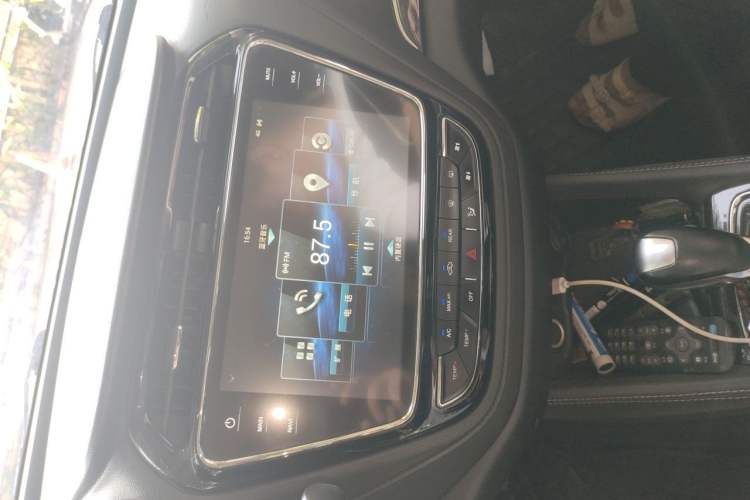 Used CHANGAN OSHAN A800 2017 1.5T Automatic Luxury Model Audio And AC Panel