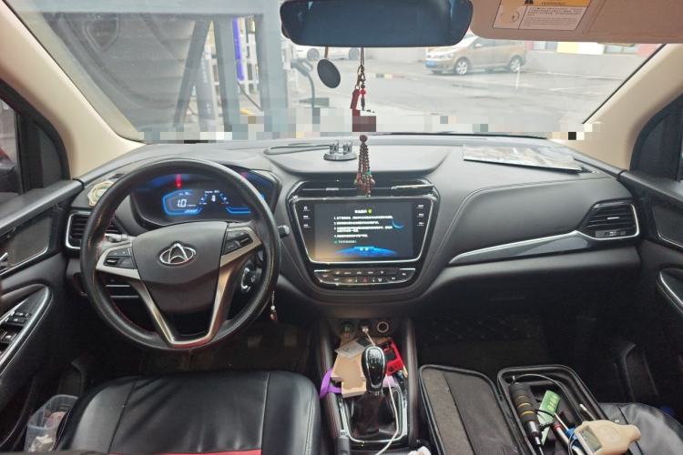 Used CHANGAN OSHAN A800 2017 1.6L Manual Comfort Model Center Console