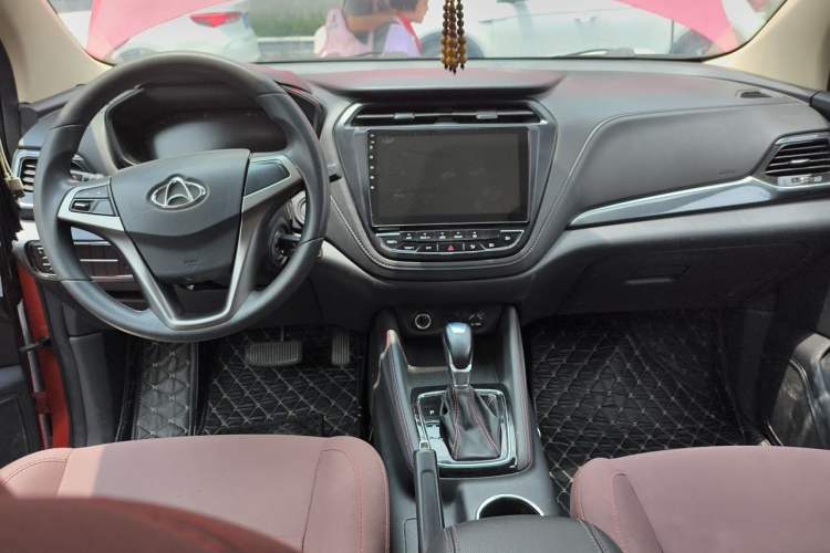 Used CHANGAN OSHAN A800 2017 1.5T Automatic Comfort Model Center Console