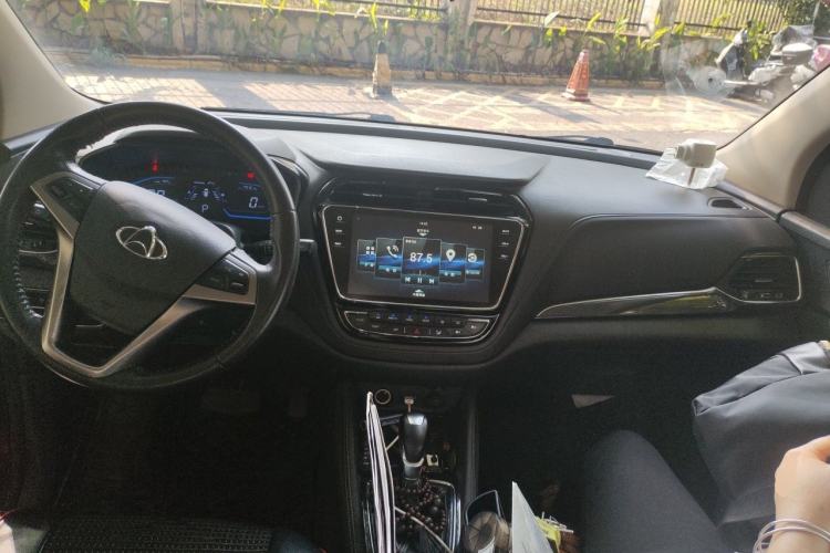 Used CHANGAN OSHAN A800 2017 1.5T Automatic Luxury Model Center Console