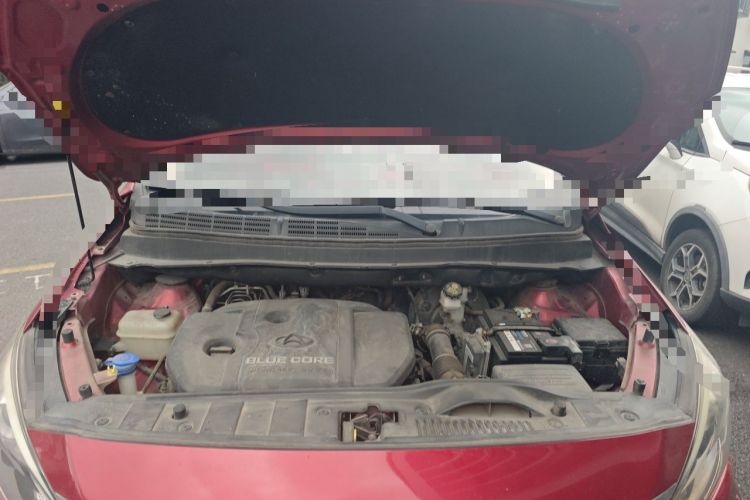Used CHANGAN OSHAN A800 2017 1.6L Manual Comfort Model Engine Bay