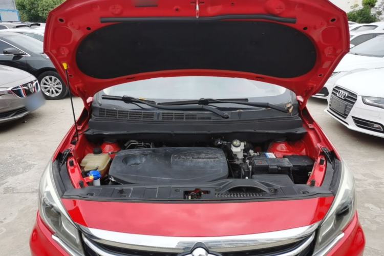Used CHANGAN OSHAN A800 2017 1.5T Automatic Comfort Model Engine Bay