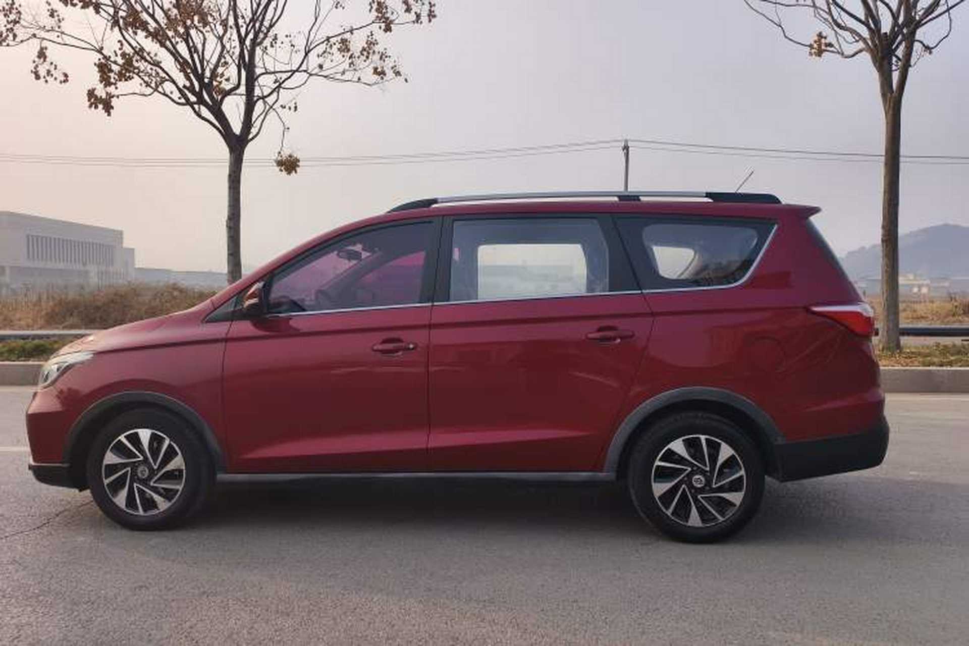 Used CHANGAN OSHAN A800 2017 1.6L Manual Comfort Model Exterior 5