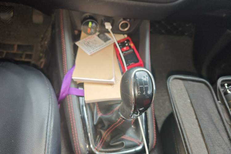 Used CHANGAN OSHAN A800 2017 1.6L Manual Comfort Model Gear Lever