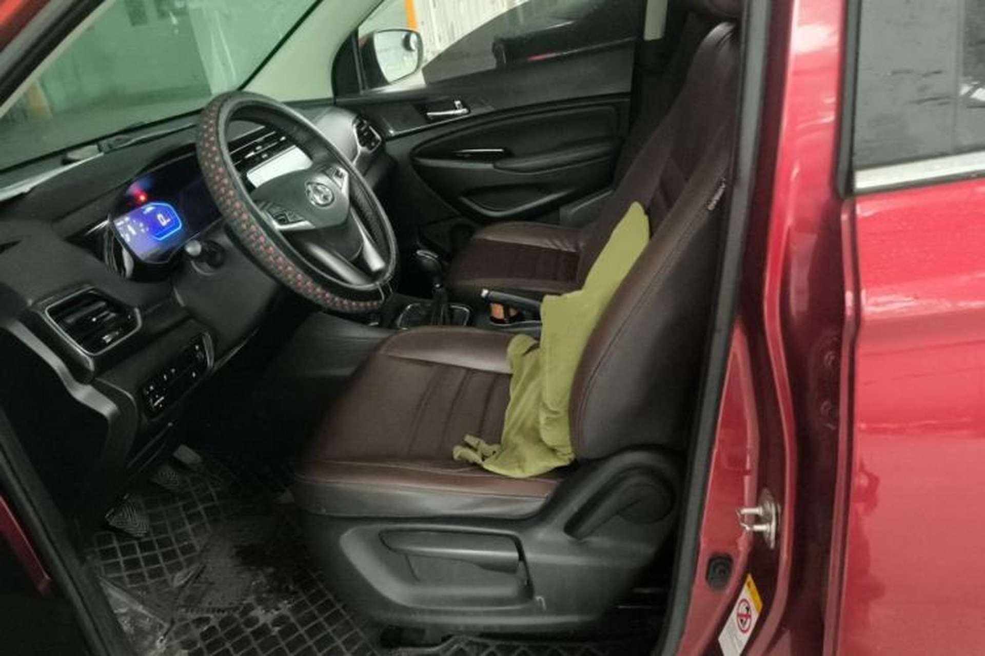 Used CHANGAN OSHAN A800 2017 1.6L Manual Luxury Model Left Front Seat